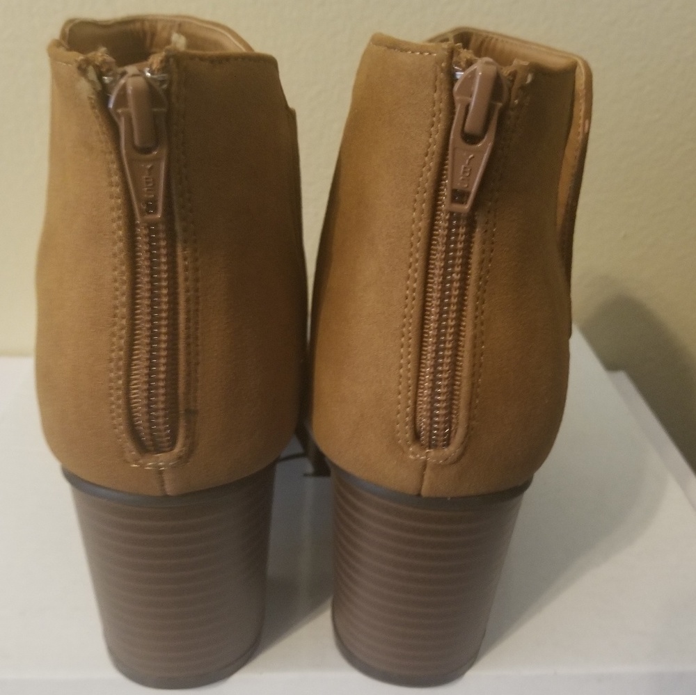Shoes - Picture 3 of 3